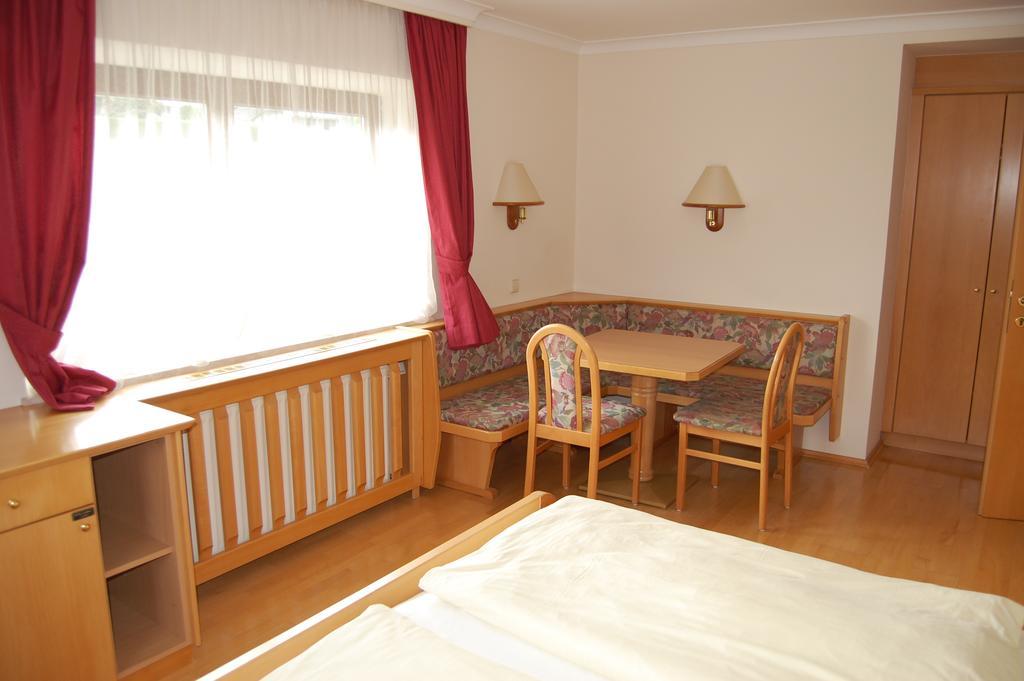 Gasthof Grabenwirt Irdning Szoba fotó